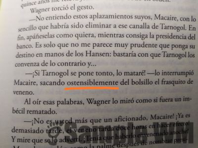 ostensiblemente
sacando ostensiblemente de su bolsillo el frasquito de veneno

1. adj. Que puede manifestarse o mostrarse.

2. adj. Claro, manifiesto, patente.
Keywords: descaradamente;claramente;para que se vea