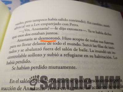 desmoronó
Anastasia se desmoronó
Keywords: derrumbó;abatió;triste;vencido