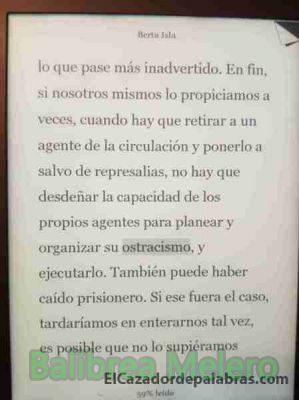 ostracismo
planear y organizar su ostracismo

1. m. Entre los antiguos atenienses, destierro político.

2. m. Apartamiento de cualquier responsabilidad o función política o social.
FORMAL
Aislamiento voluntario o forzoso de la vida pública que sufre una persona, generalmente motivado por cuestiones políticas.
Keywords: destierro;situación;sentimiento;negativo;aislamiento