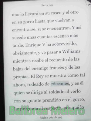 edecanes
El rey se muestra como tal ahora, rodeado de edecanes

1.
Ayudante de campo (oficial militar).
"era un ejército a lo Pancho Villa, capitaneado por un general mesiánico, siete edecanes y un cuerpo de soldados"
2.
COLOQUIAL IRÓN
Auxiliar, acompañante o correveidile.
3.
nombre común
MÉXICO
Persona que en reuniones oficiales y actos públicos atiende a los invitados, participantes o público en general.
"conseguí trabajo como edecán en la feria del ganado"
Keywords: personaje;sirviente;compañero;negativo;pelota