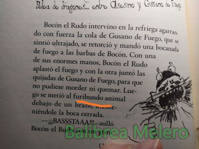 furibundo
luego se metió al furibundo animal debajo de un brazo

1. adj. Airado, colérico, muy propenso a enfurecerse.

2. adj. Que denota furia o ira.

3. adj. Vehemente o entusiasta
Keywords: apariencia;mental;psíquica;monstruo;animal