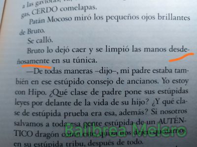 desdeñósamente
se limpió las manos desdeñosamente en su túnica

1. m. Indiferencia y despego que denotan menosprecio
Keywords: descripción;sin ganas;desprecio