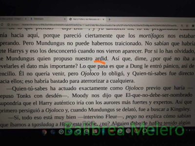 ardid
Por si lo has olvidado fue Mundungus quien propuso nuestro ardid.

1. adj. desus. Mañoso, astuto, sagaz.

2. adj. desus. ardido1.

3. m. Artificio, medio empleado hábil y mañosamente para el logro de algún intento.
Keywords: truco;trampa;plan;engaño;distracción;pelea